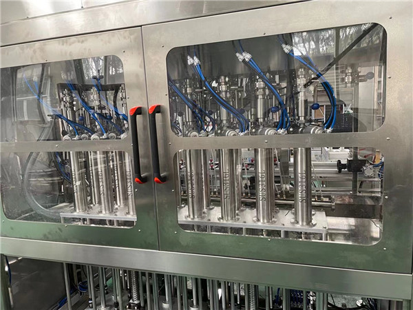 Podrobnosti o avtomatskem batnem polnilnem stroju